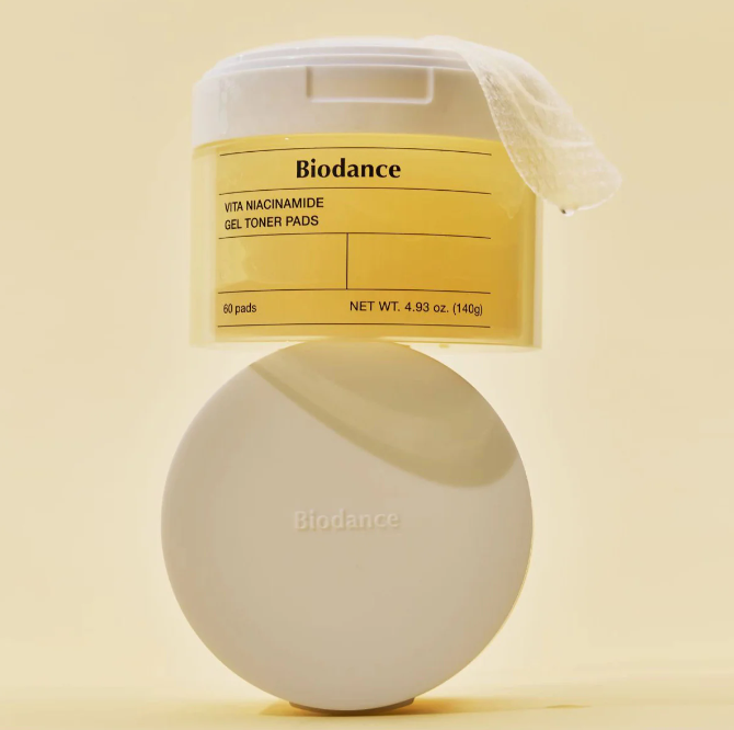 Biodance - Vita Niacinamide Gel Toner Pads (140g/60 unidades)