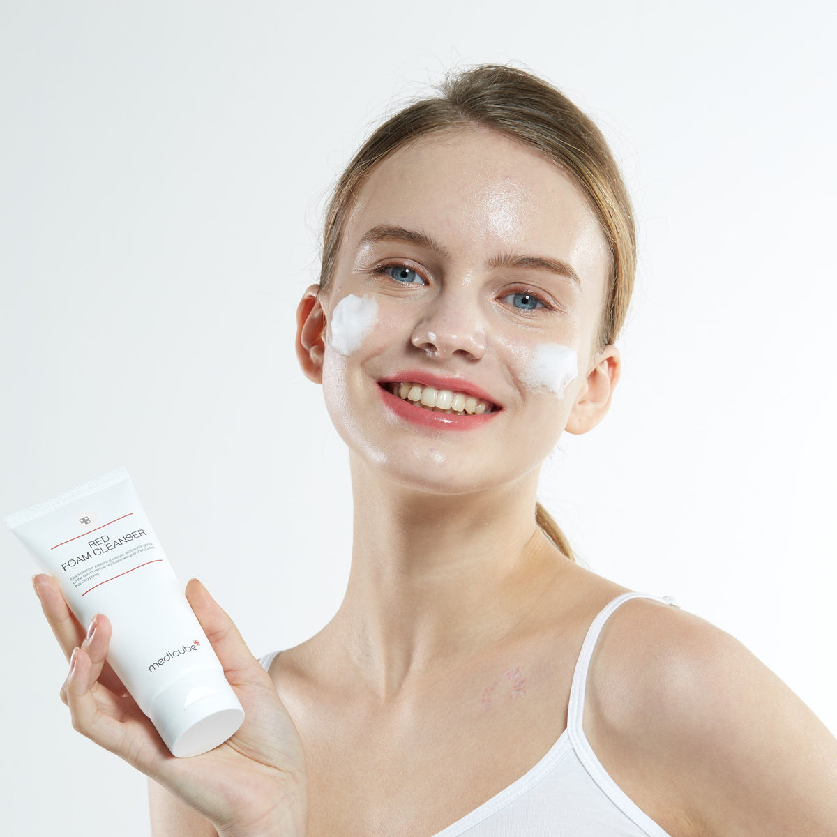 Medicube - Red Foam Cleanser (120ml)